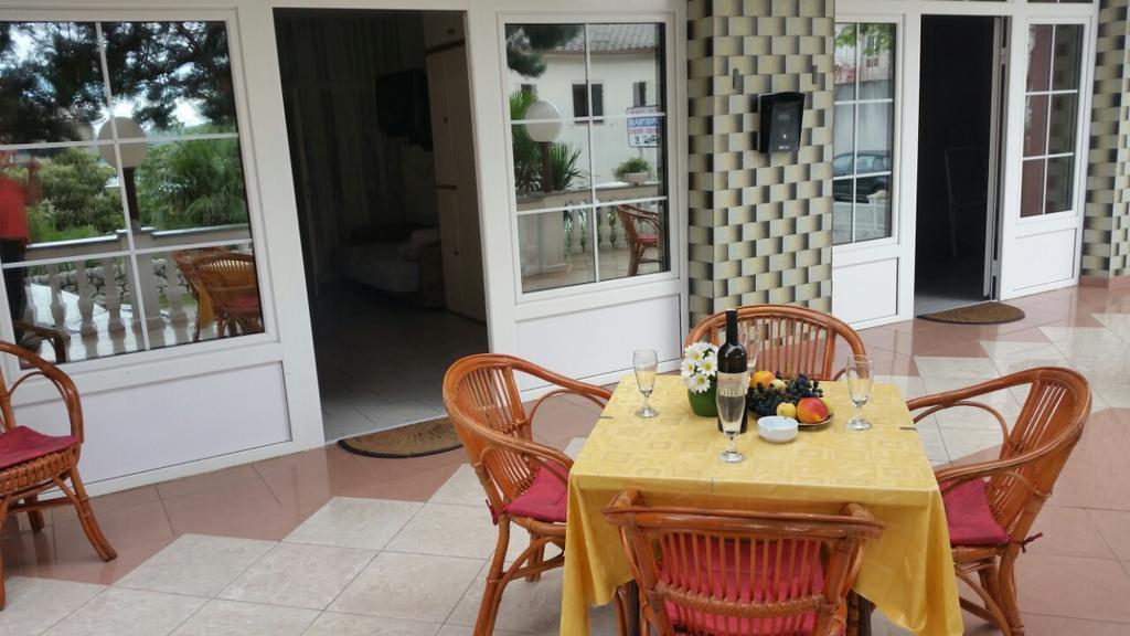 Apartmani Royal Zganec Crikvenica Exterior foto